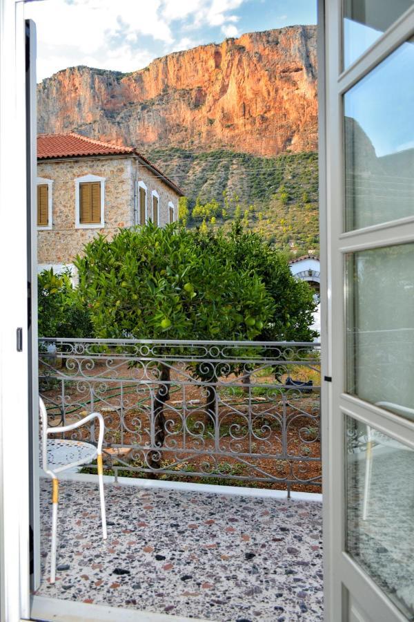 Anna'S Family Home Leonídion Buitenkant foto